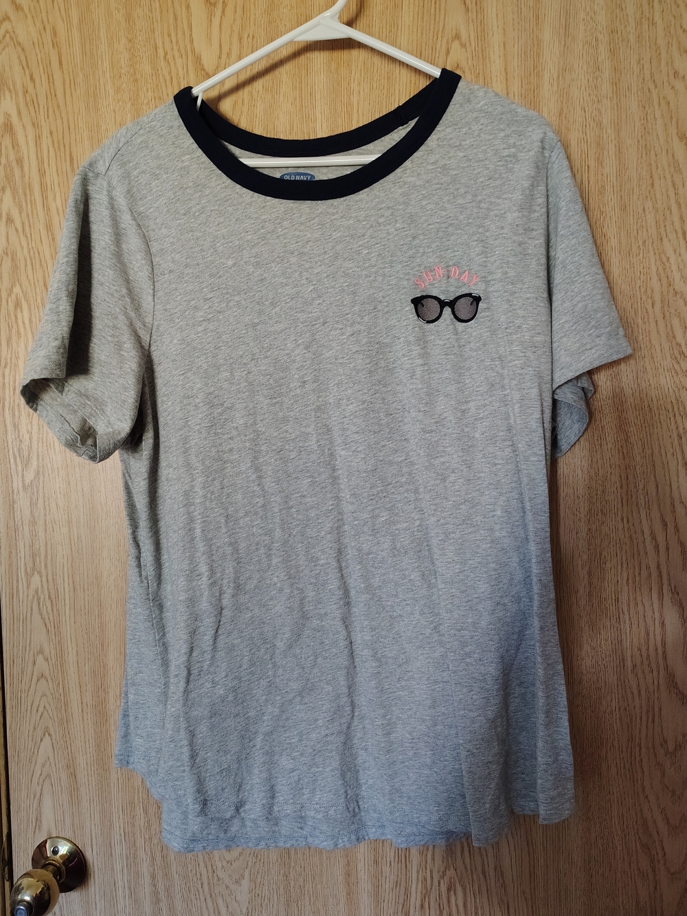 XXL Old Navy Gray Short-Sleeve Ringer Tee with Navy Trim and Sunglasses Patch